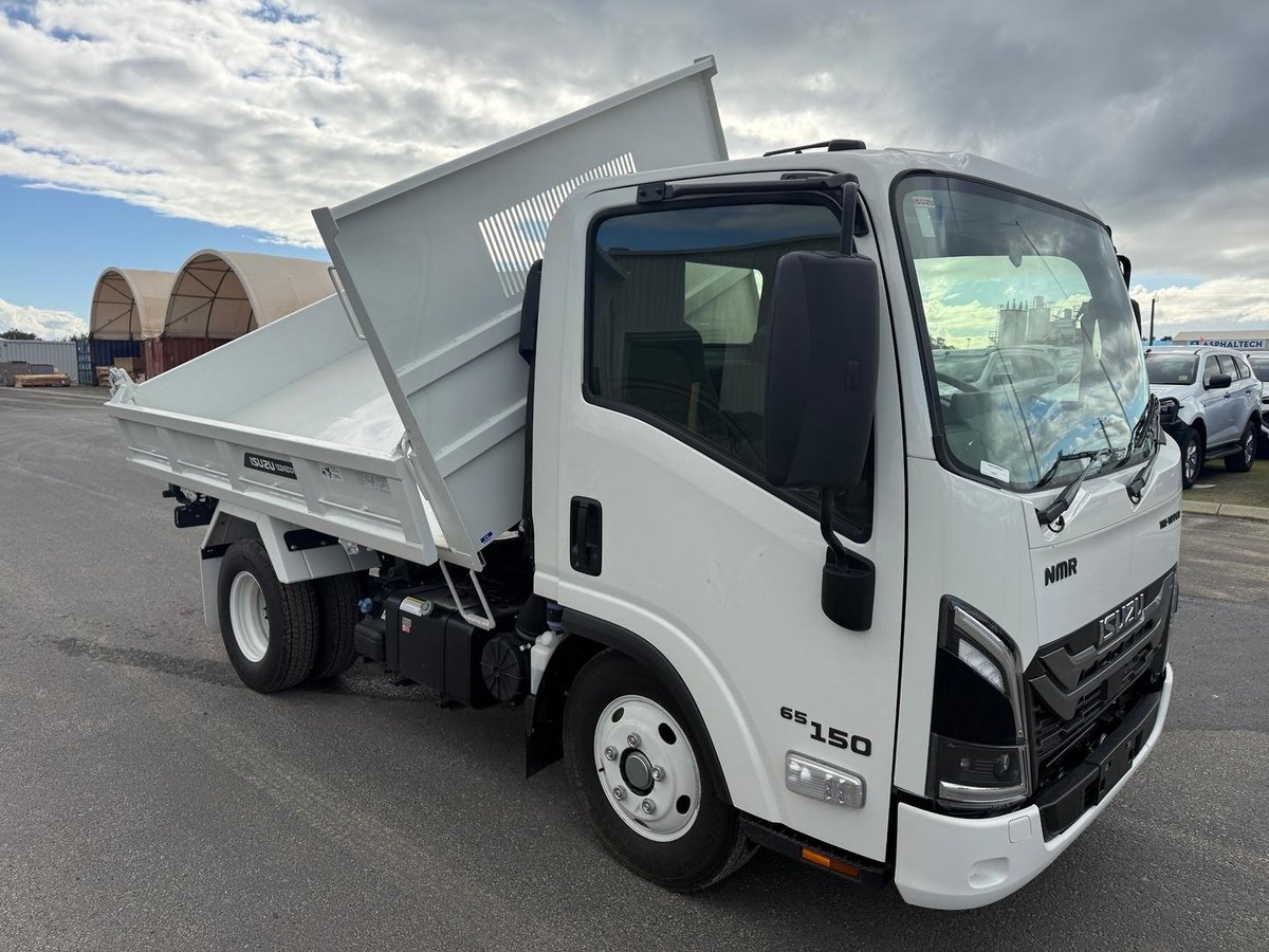 2026 Isuzu N Series NMR 65/45-150 DT D25 Tri-Tipper image 11