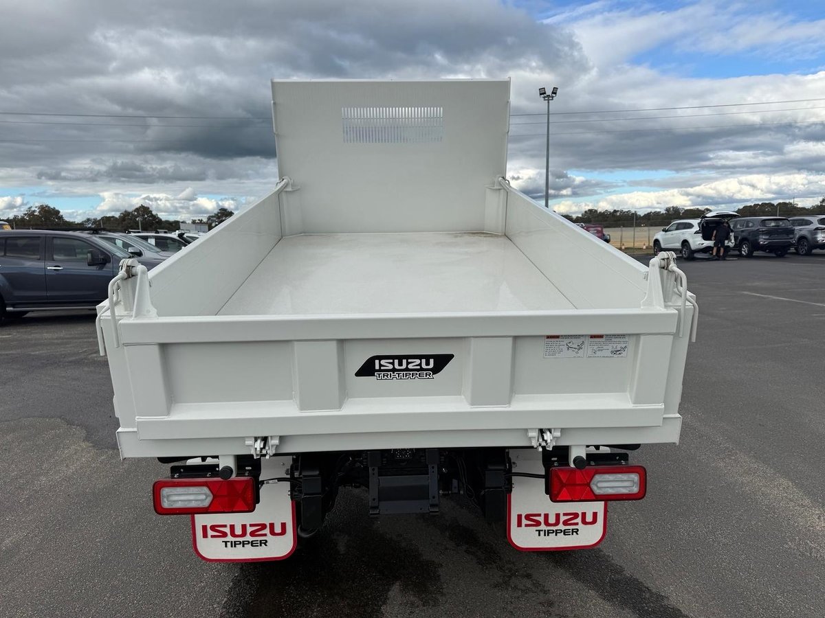 2026 Isuzu N Series NMR 65/45-150 DT D25 Tri-Tipper image 13