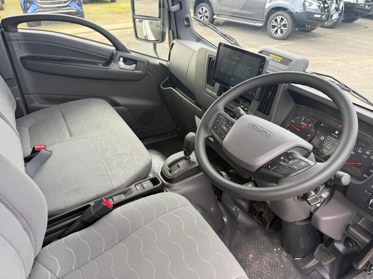 2026 Isuzu N Series NMR 65/45-150 DT D25 Tri-Tipper image 15