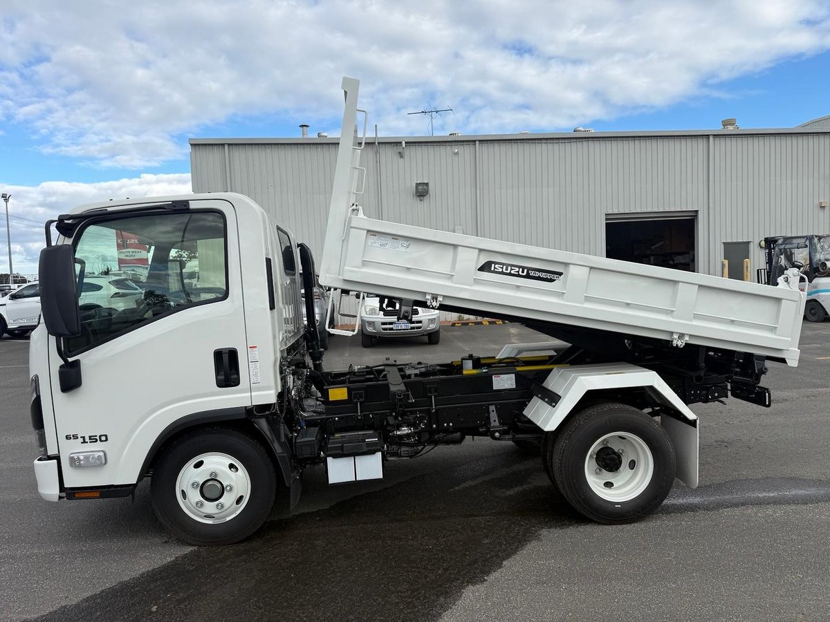 2026 Isuzu N Series NMR 65/45-150 DT D25 Tri-Tipper image 7