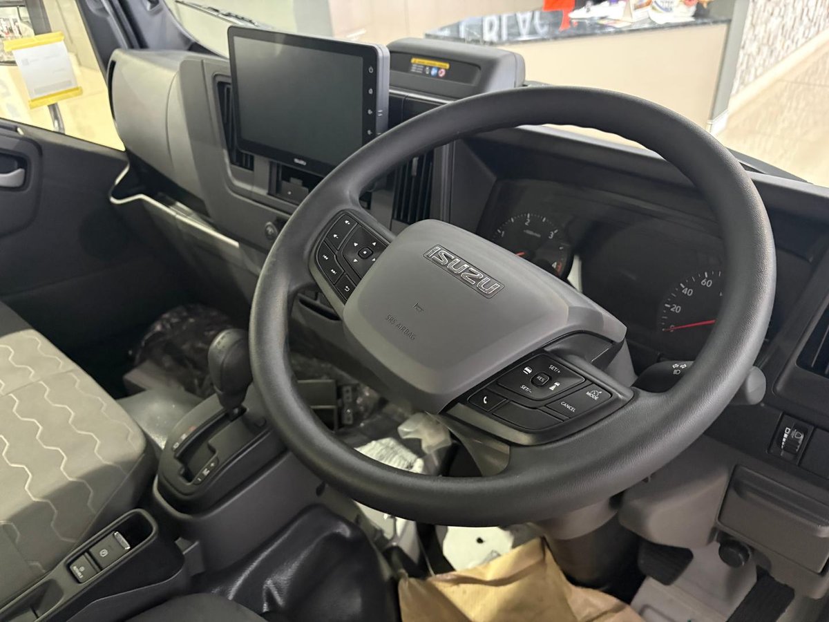 2026 Isuzu N Series image 7
