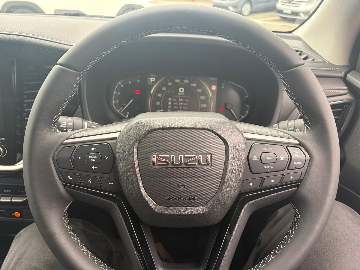 2026 Isuzu MU-X LS-U MY25.5 4X4 Dual Range image 25