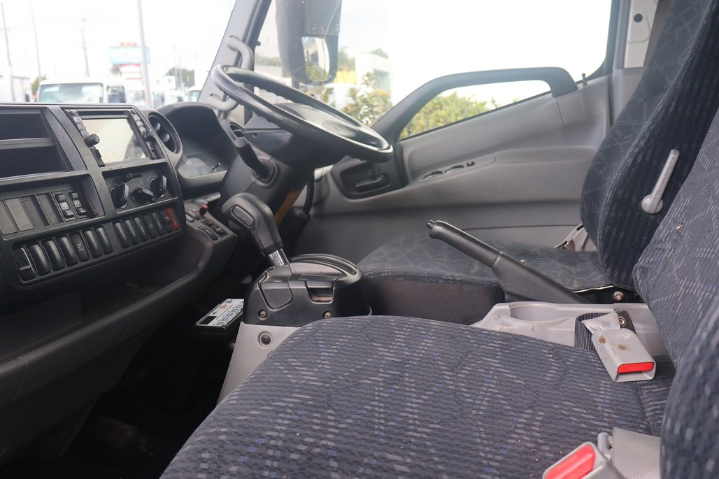 2018 Hino 300 816 image 20