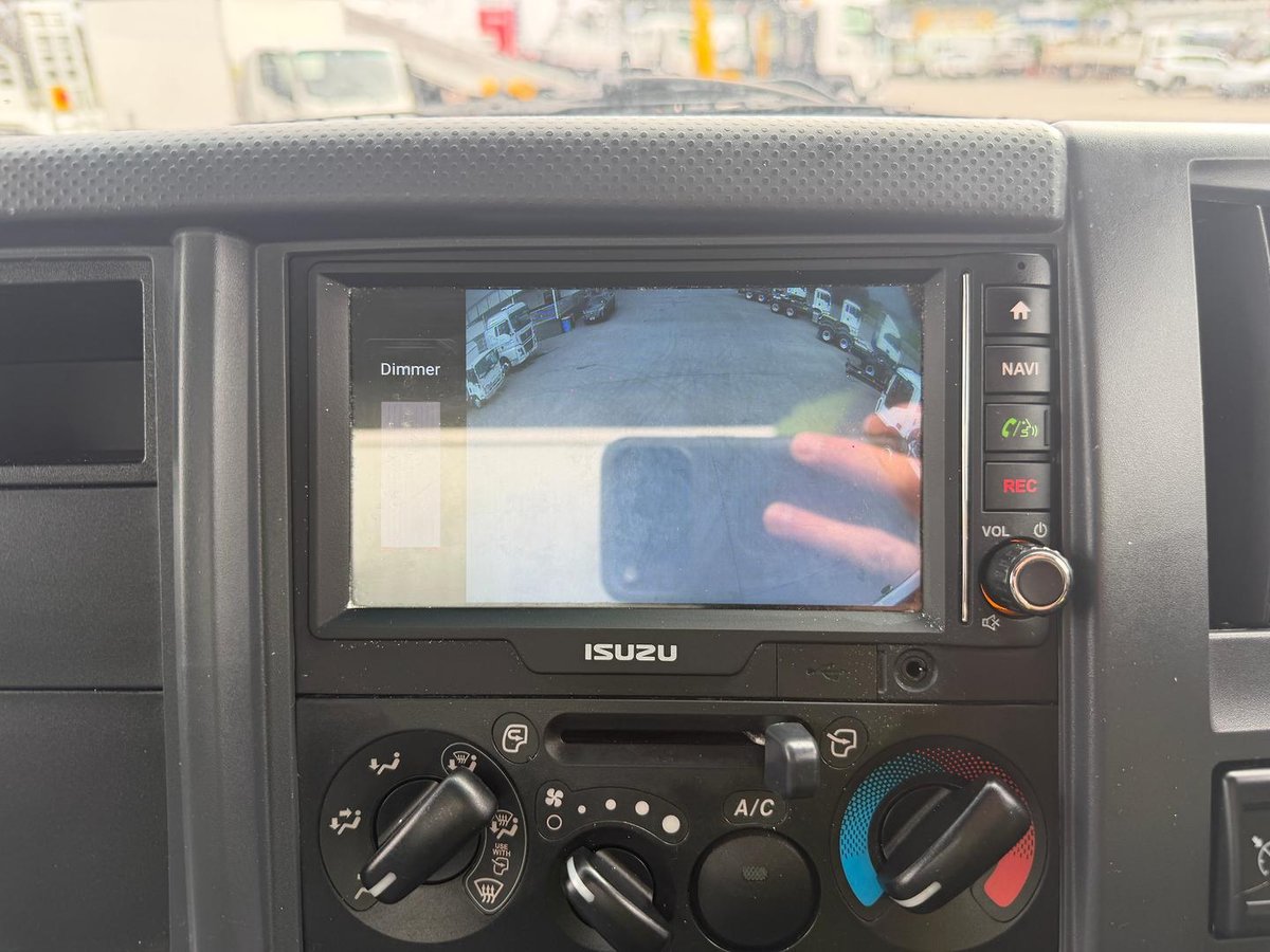 2021 Isuzu F Series image 28