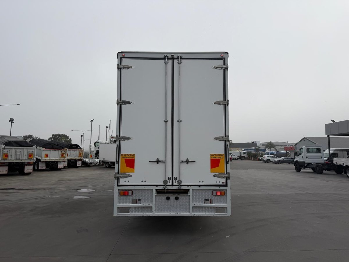 2021 Isuzu F Series image 6