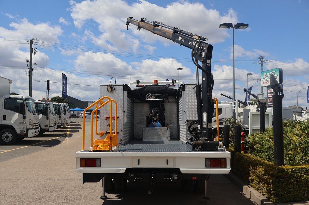 2019 ISUZU NPR 75-190 image 12