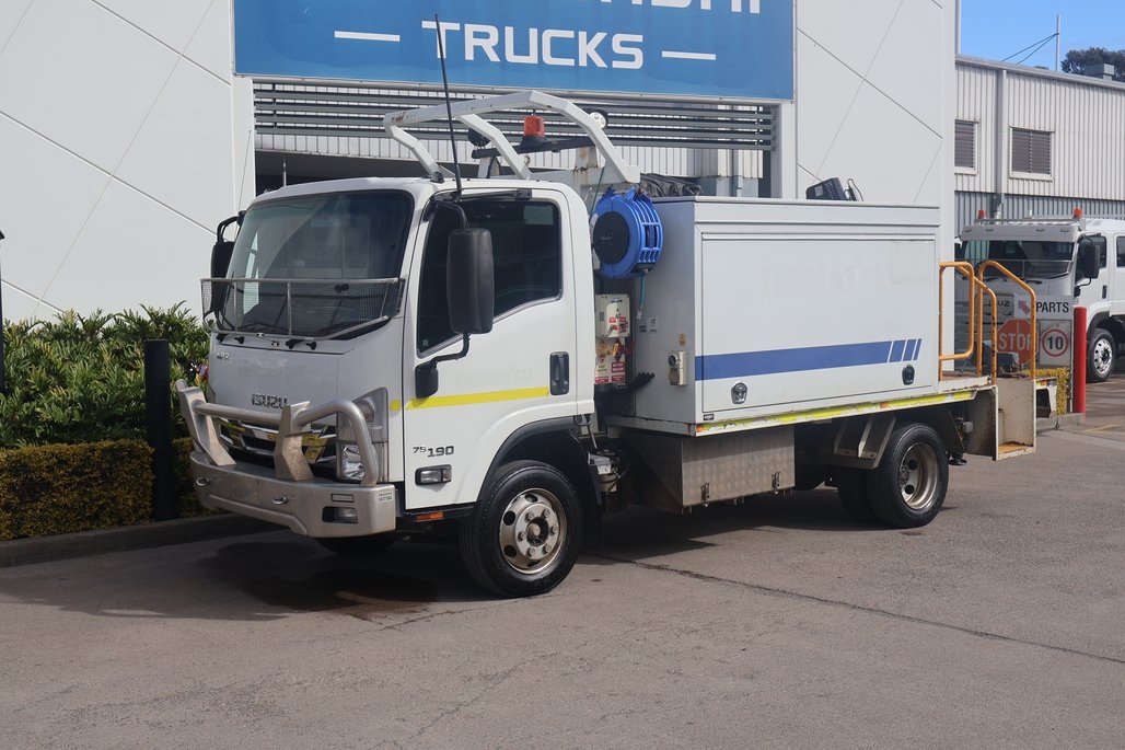 2019 Isuzu Npr 75-190 image 15