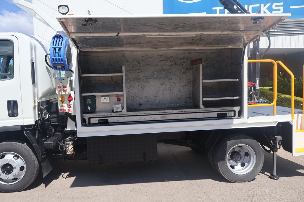2019 ISUZU NPR 75-190 image 15