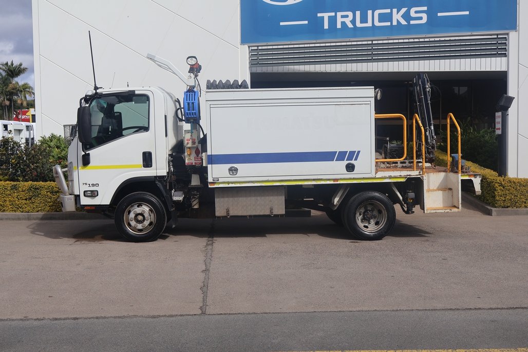 2019 Isuzu Npr 75-190 image 16