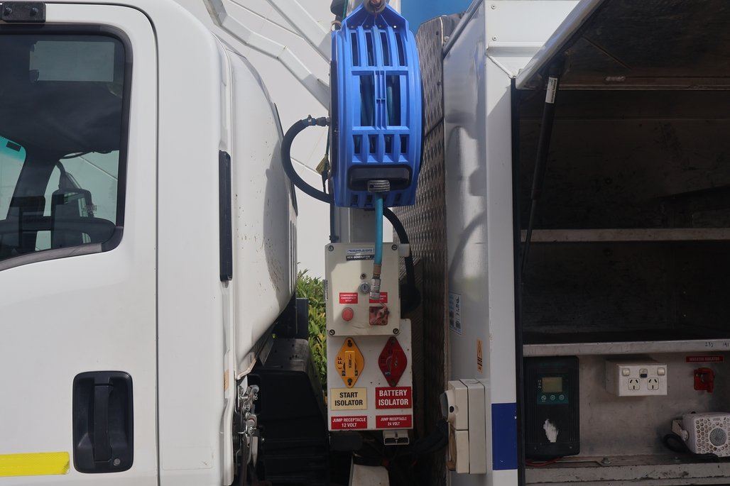 2019 Isuzu Npr 75-190 image 20