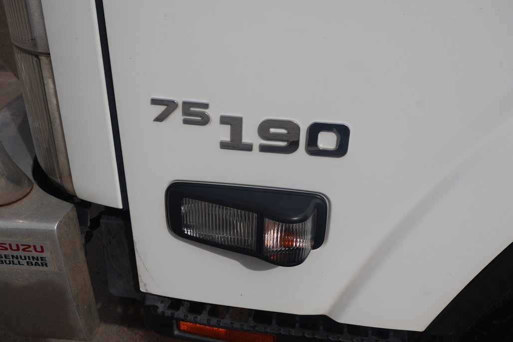 2019 Isuzu Npr 75-190 image 21