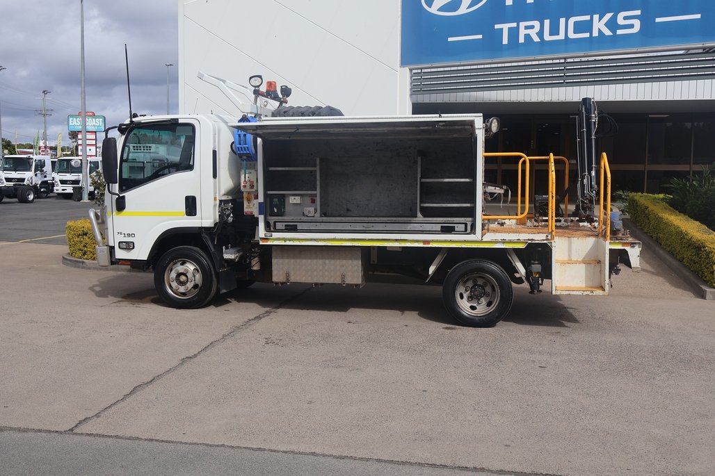 2019 Isuzu Npr 75-190 image 5
