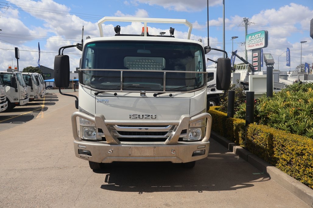 2019 ISUZU NPR 75-190 image 7