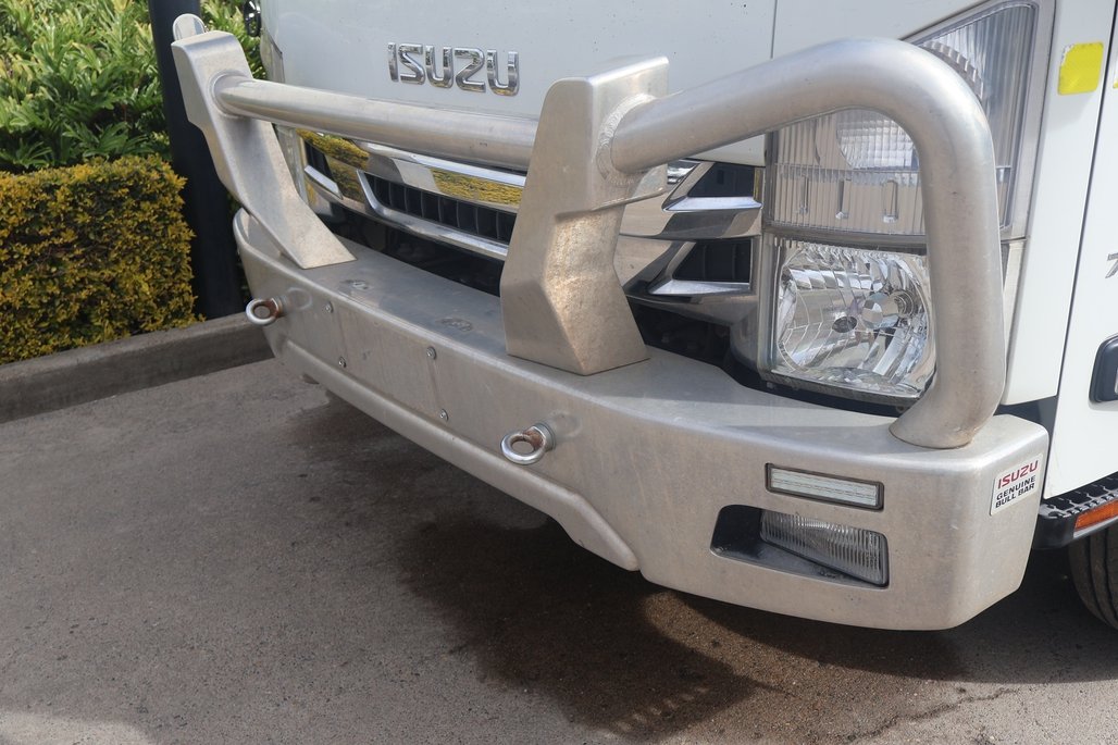 2019 Isuzu Npr 75-190 image 8