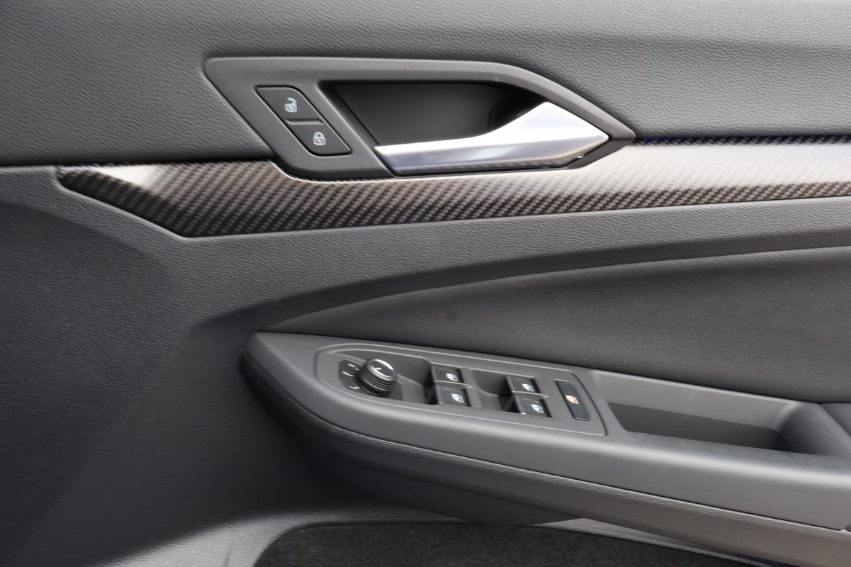 2018 Volkswagen Golf image 38