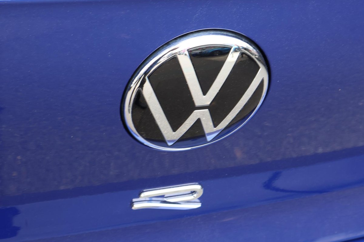 2018 Volkswagen Golf image 12