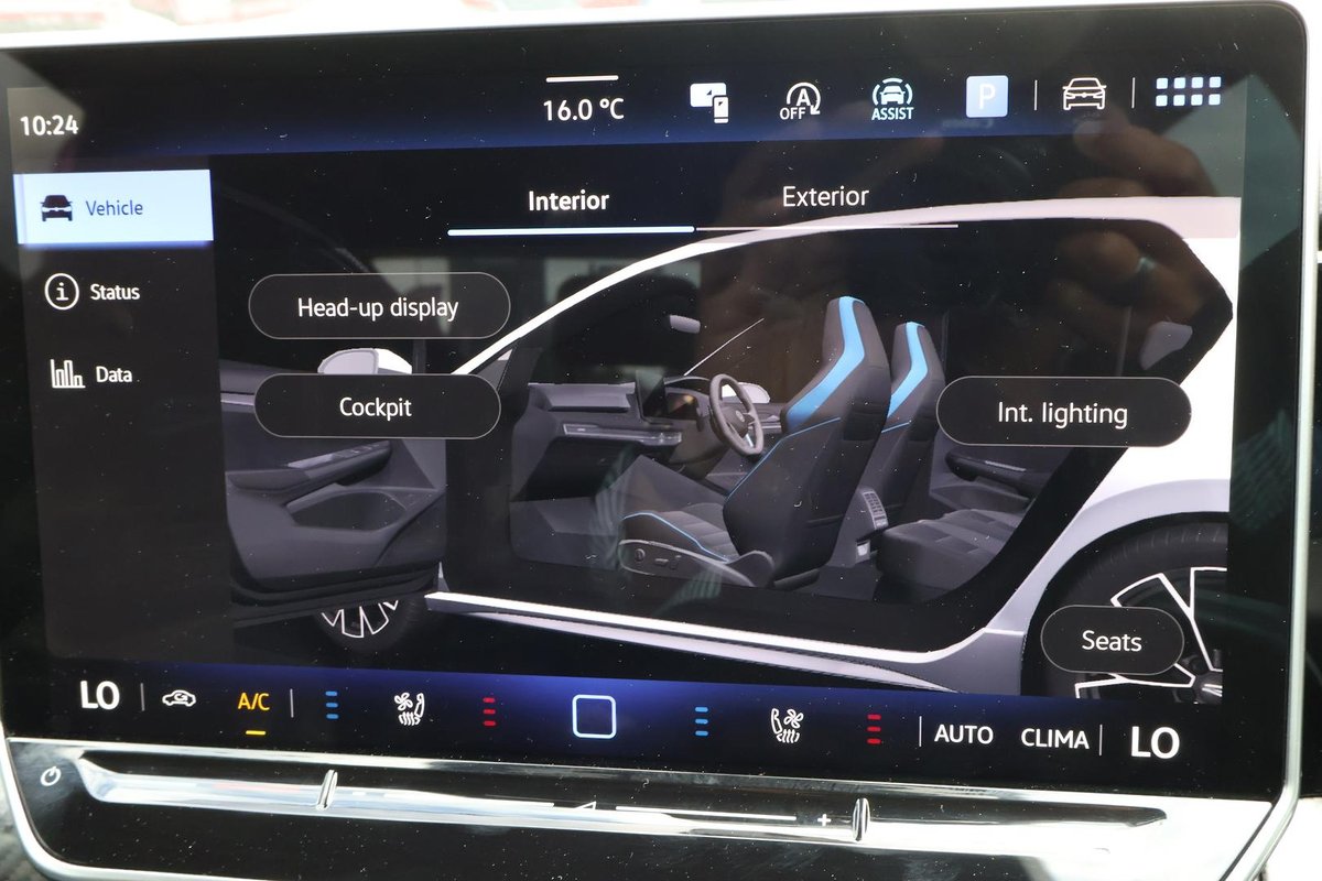2023 Volkswagen Golf image 34