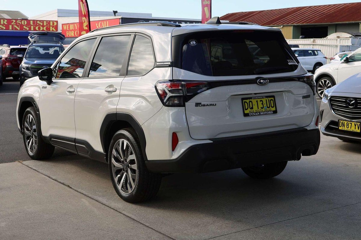 2025 Subaru Forester Hybrid Touring S6 MY26 AWD image 8