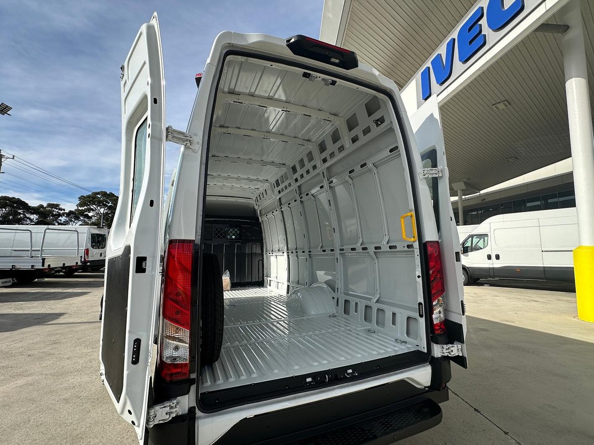 2025 Iveco Daily 70C21V image 15