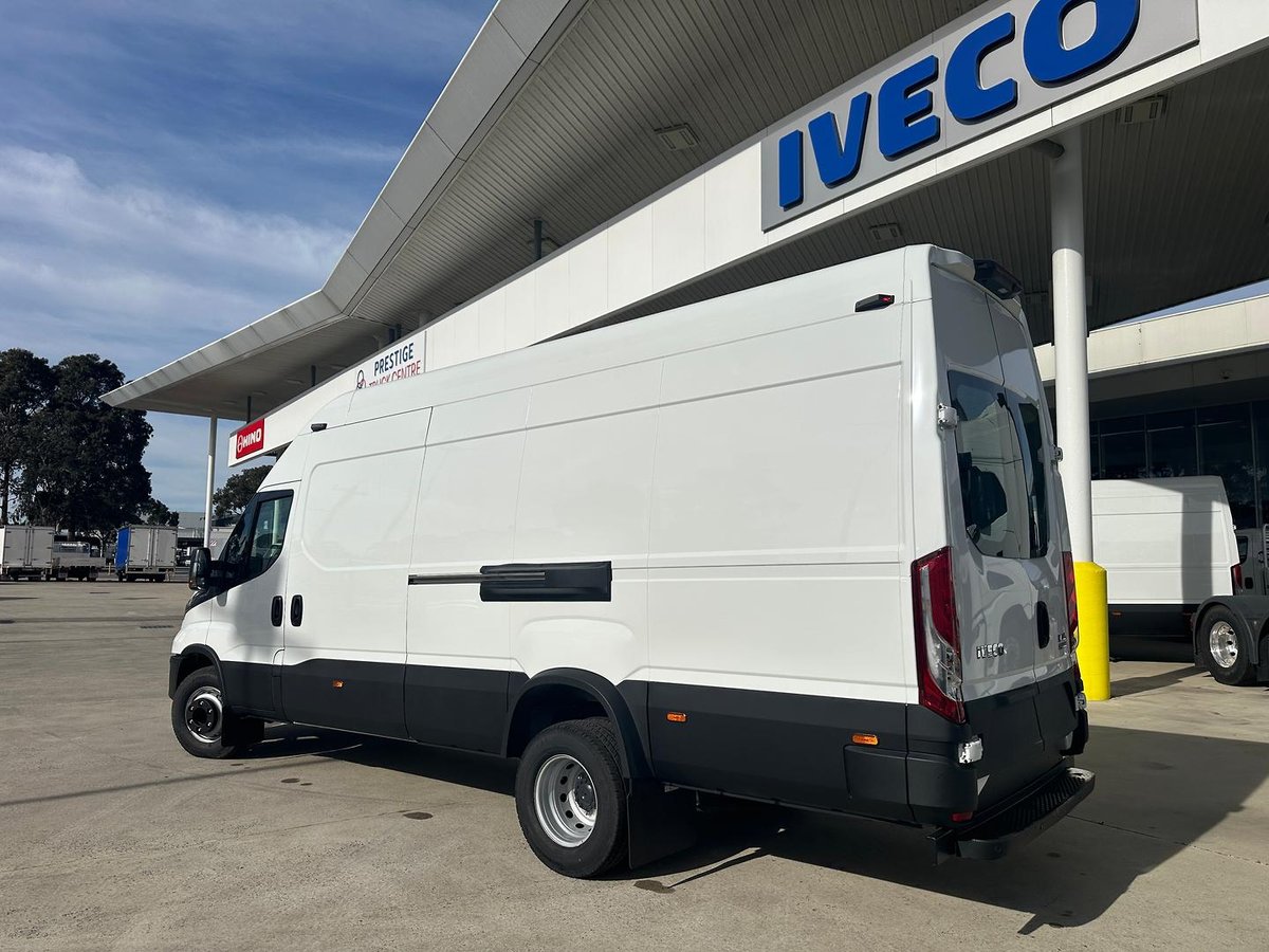 2025 Iveco Daily 70C21V image 4