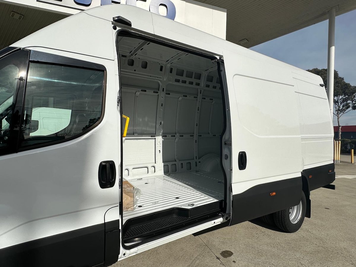 2025 Iveco Daily 70C21V image 14