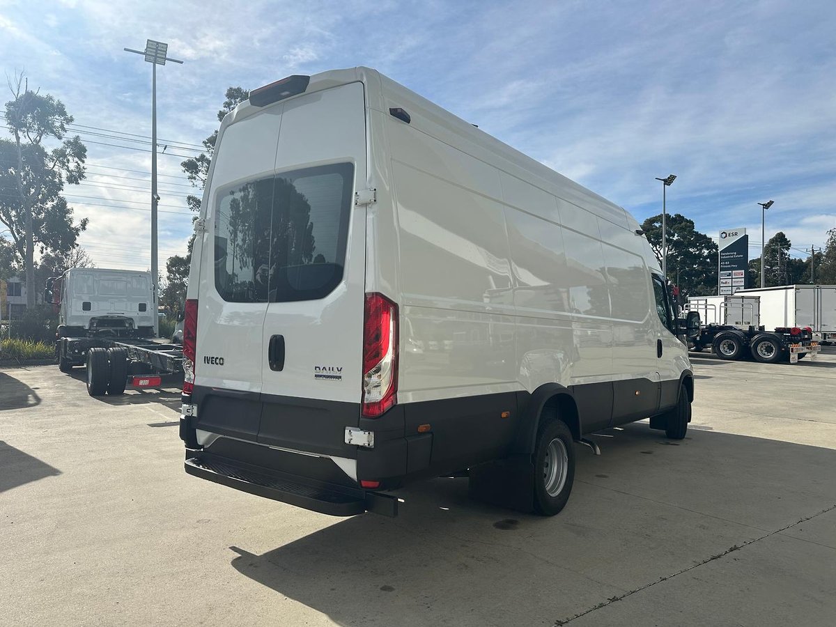 2025 Iveco Daily 70C21V image 10
