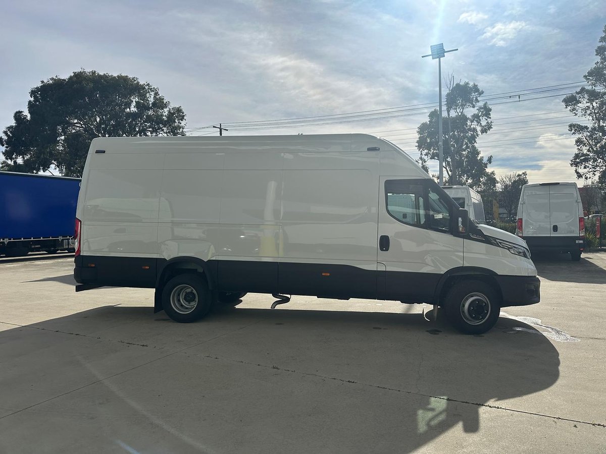 2025 Iveco Daily 70C21V image 8