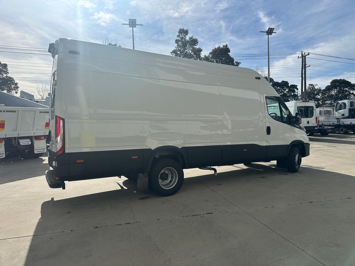 2025 Iveco Daily 70C21V image 9