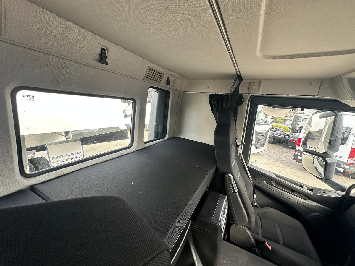 2025 Iveco S-Way AT230 image 22