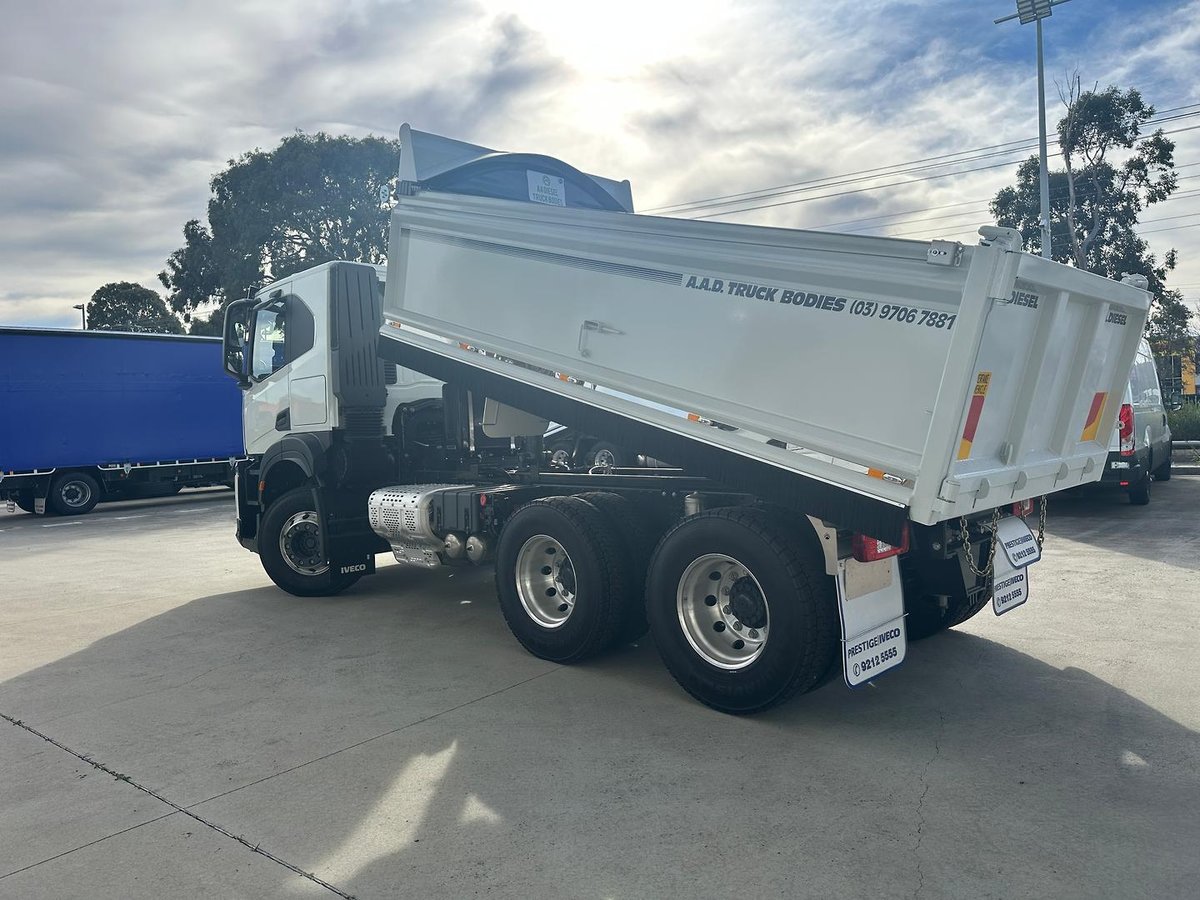 2025 Iveco S-Way AT230 image 10