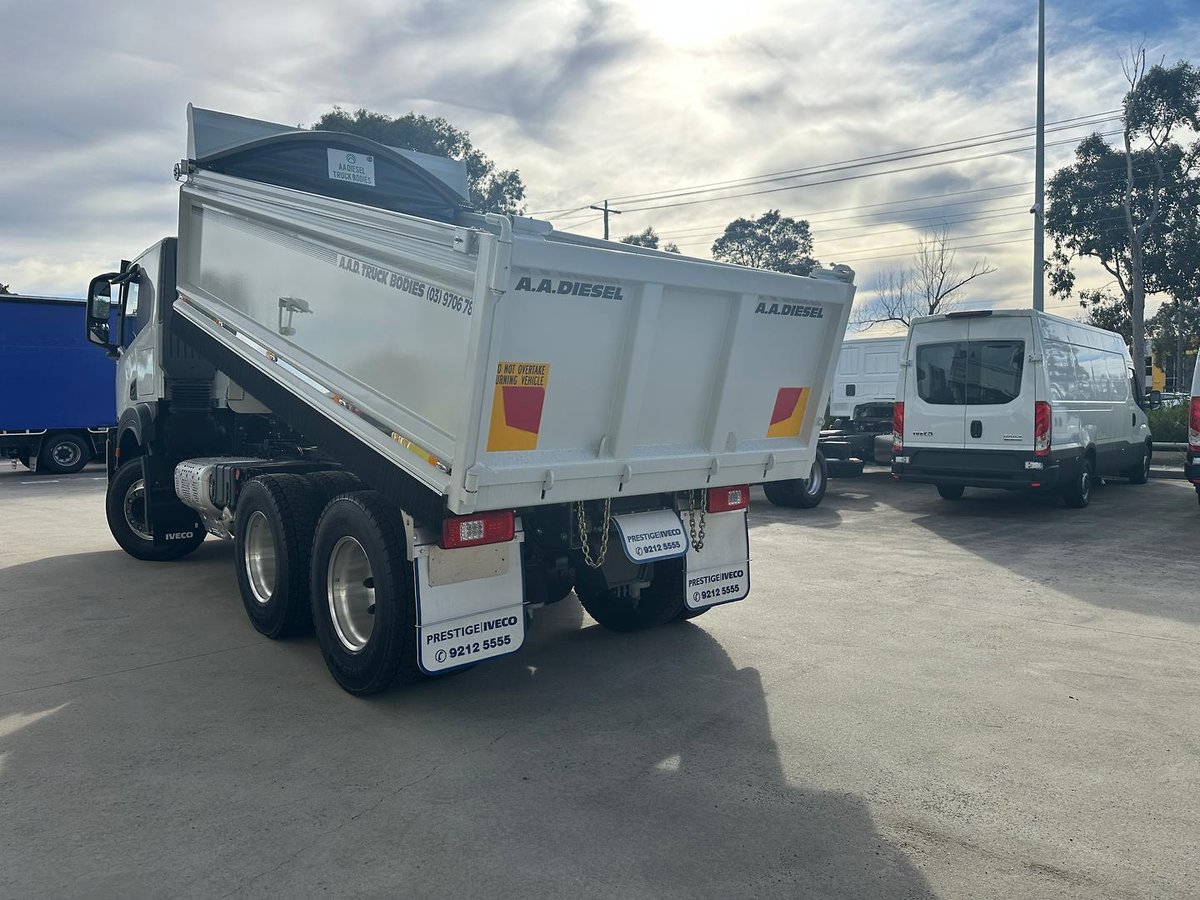 2025 Iveco S-Way AT230 image 11
