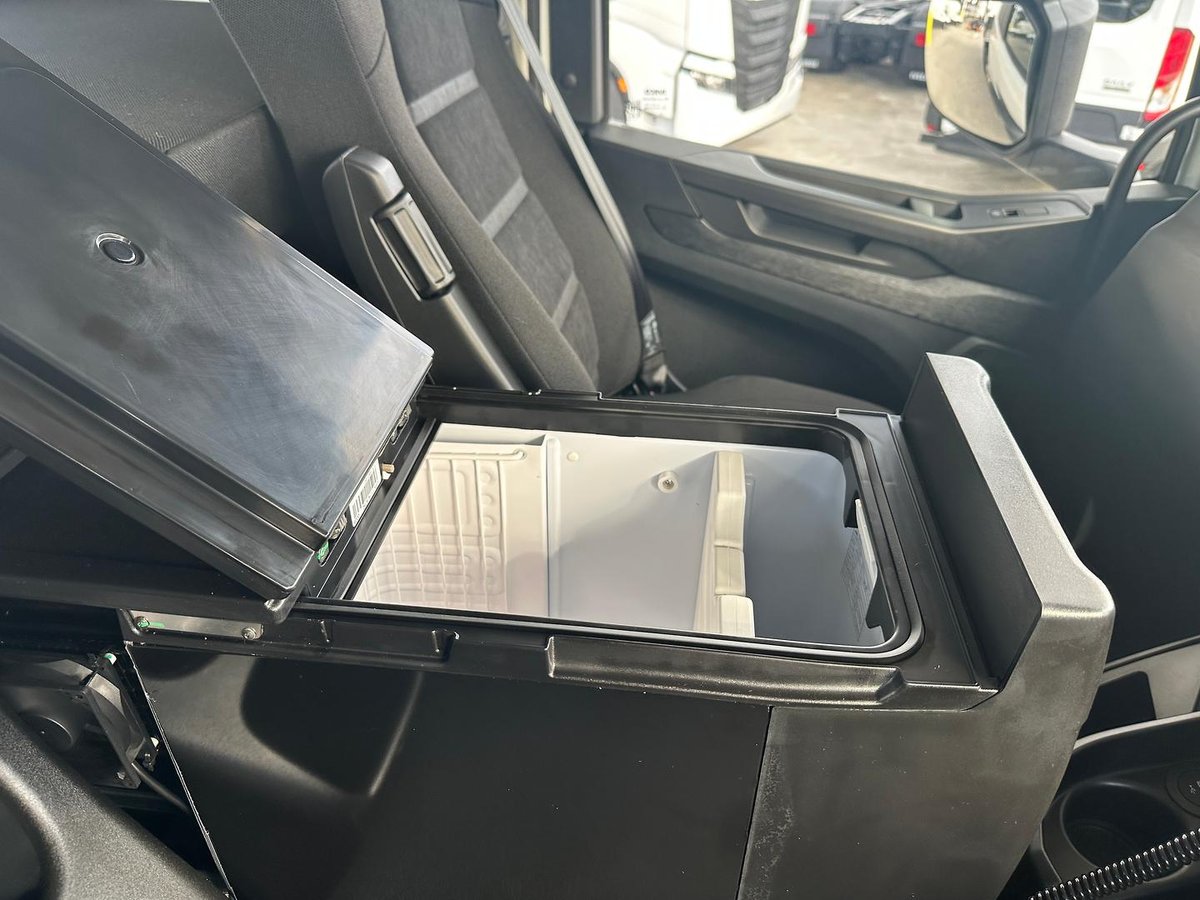 2025 Iveco S-Way AT230 image 23