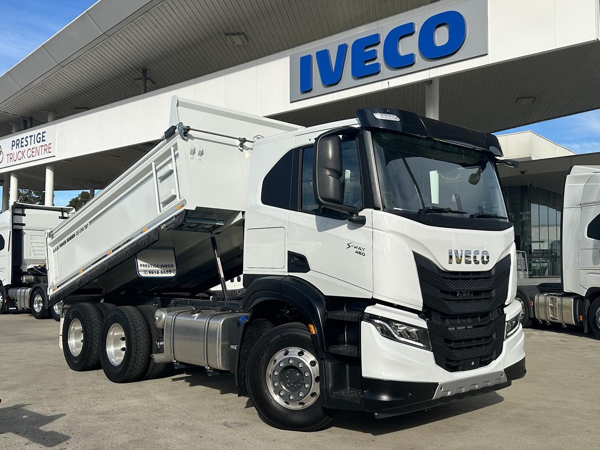 2025 Iveco S-Way AT230 image 14