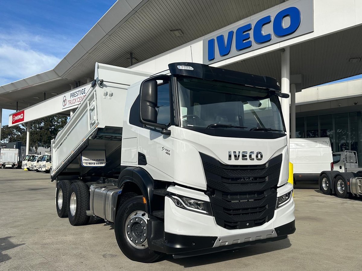 2025 Iveco S-Way AT230 image 6
