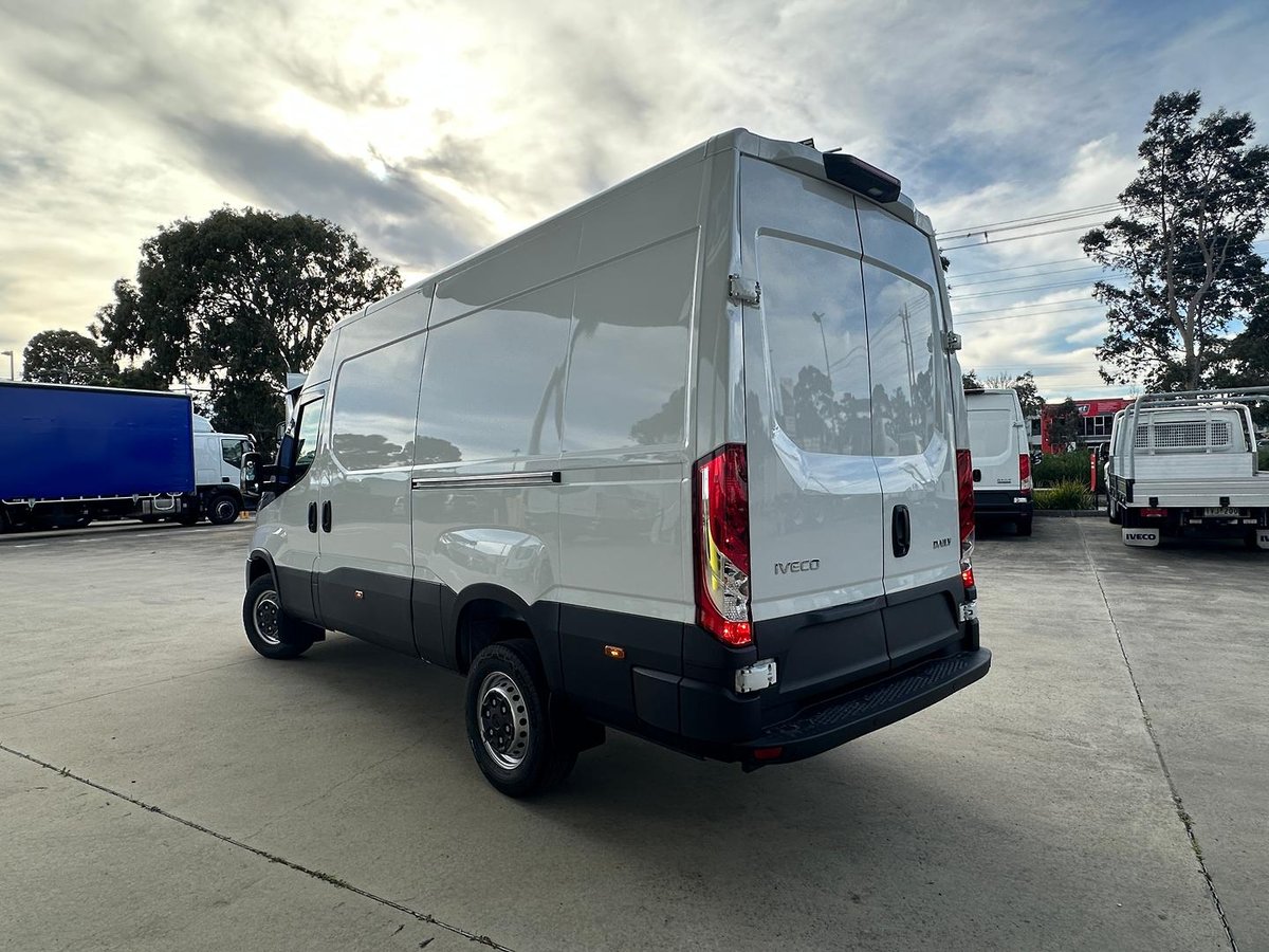 2026 Iveco Daily 42S18V image 11