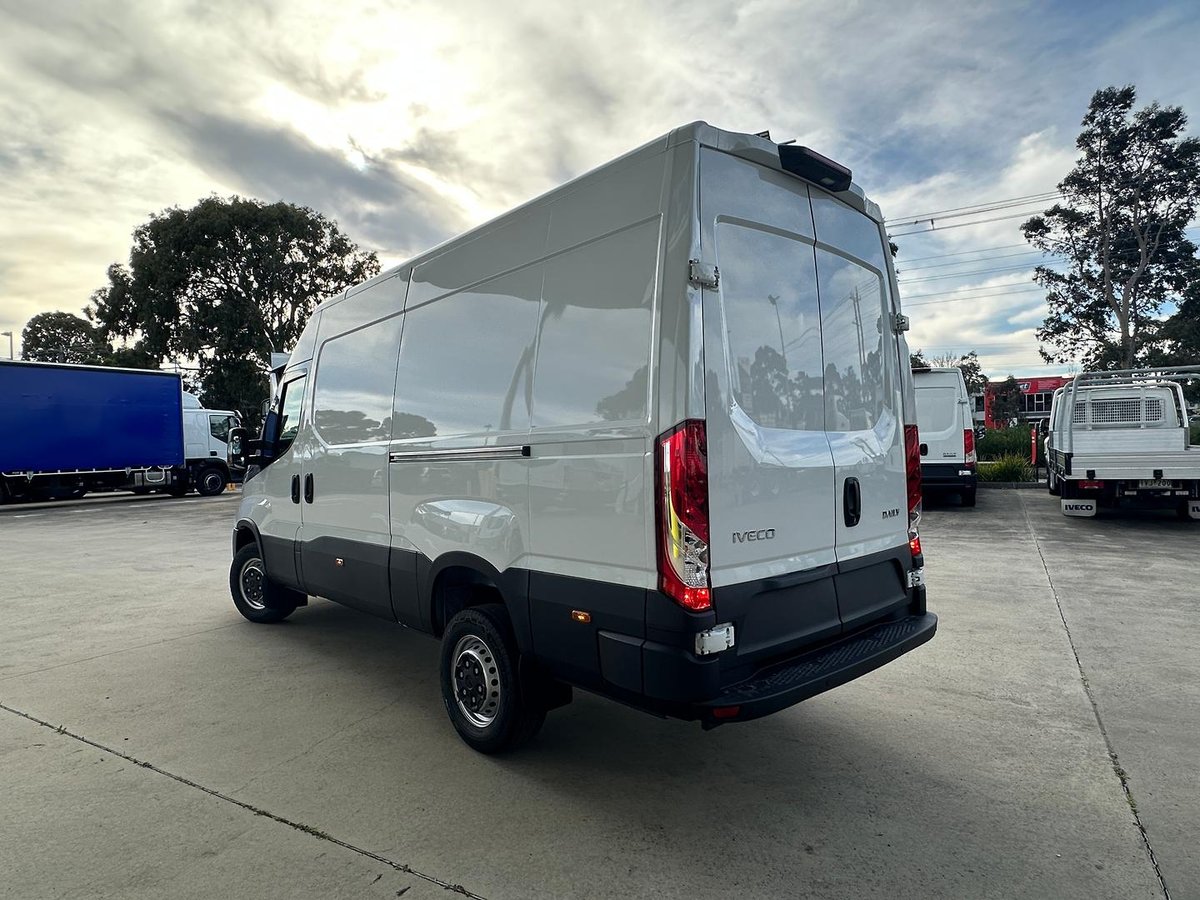 2026 Iveco Daily 42S18V image 12