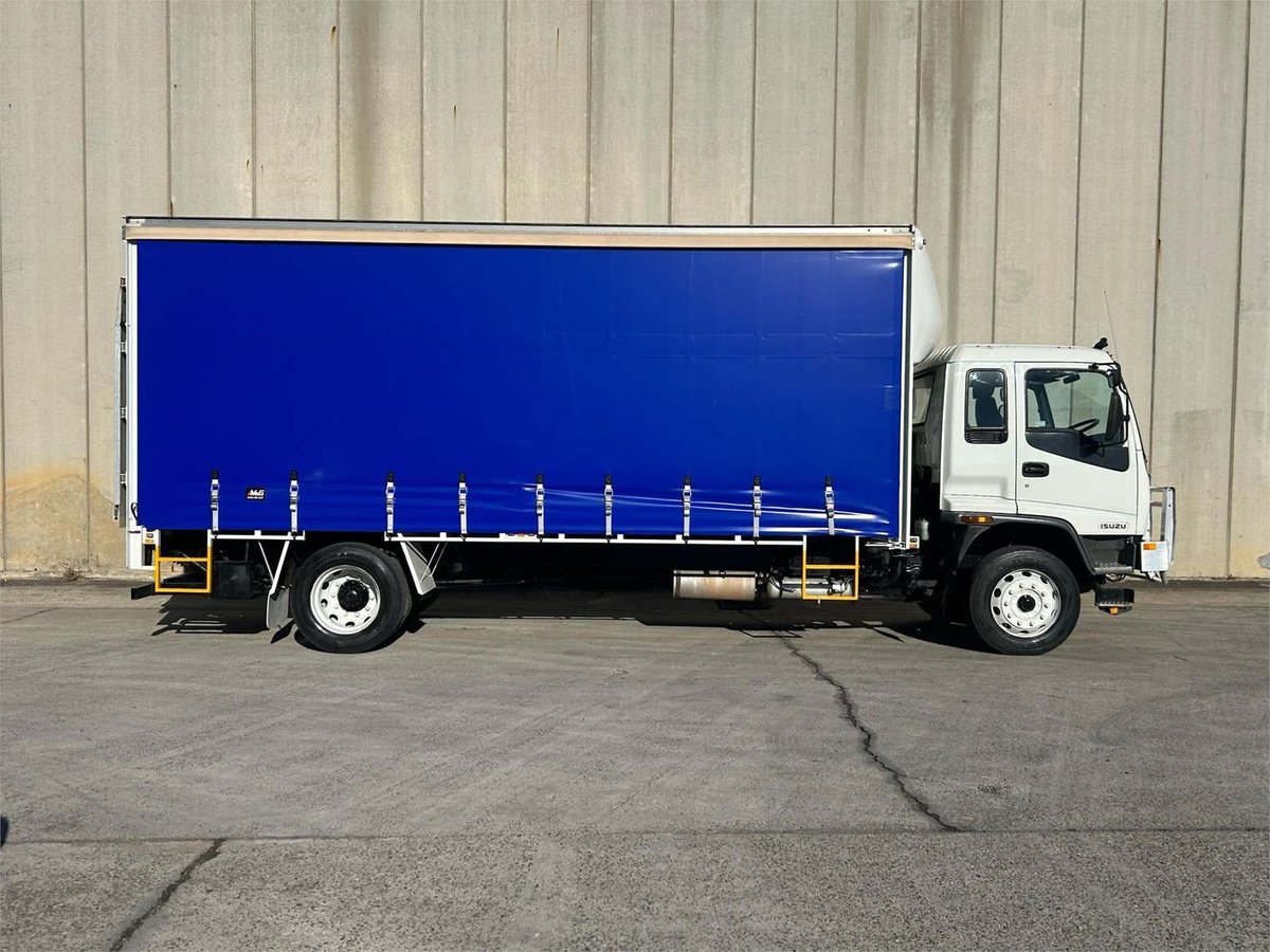 2007 Isuzu F Series FTR 900 image 8