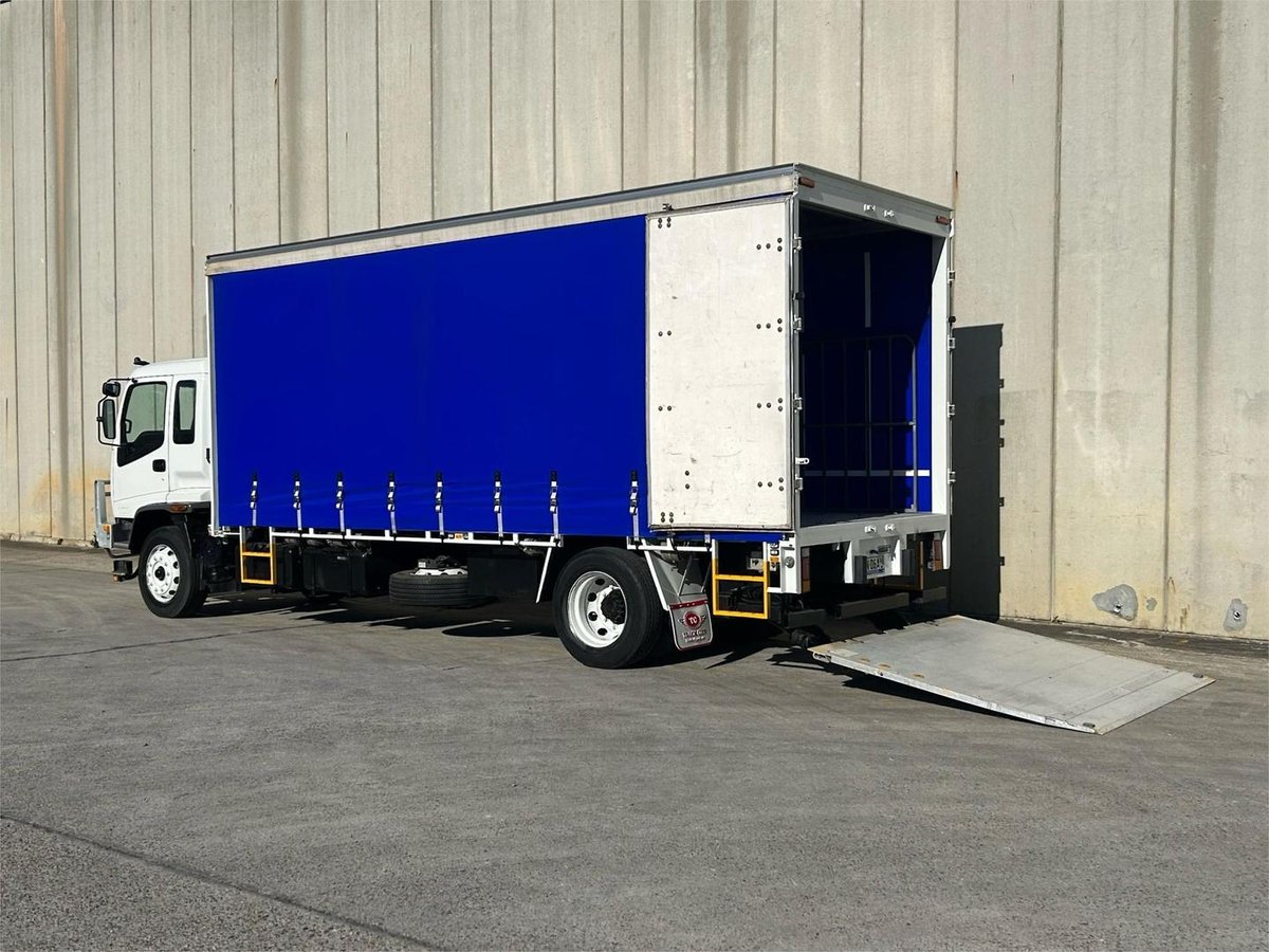 2007 Isuzu F Series FTR 900 image 4