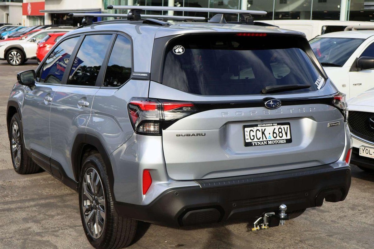 2025 Subaru Forester Hybrid Touring S6 MY26 AWD image 8