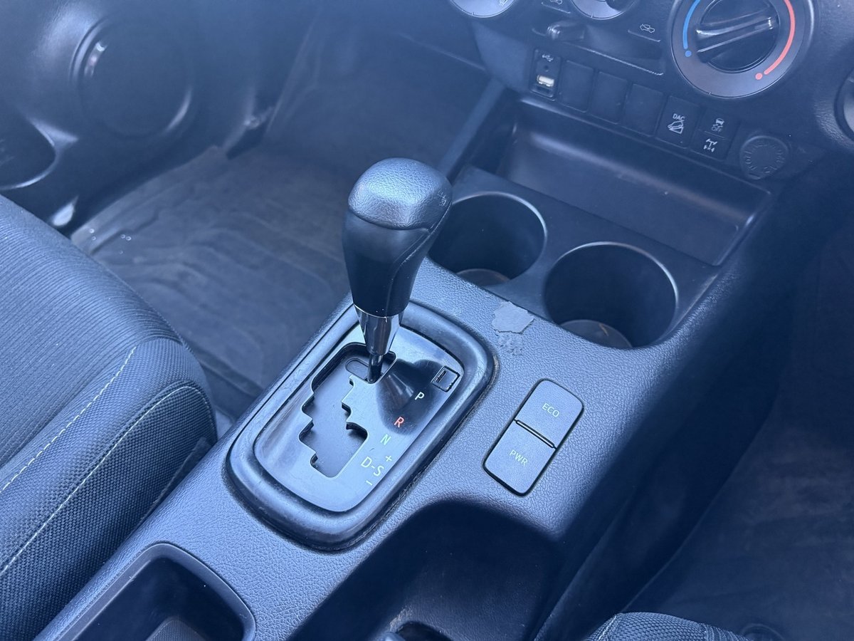 2023 Toyota Hilux 4x4 image 13