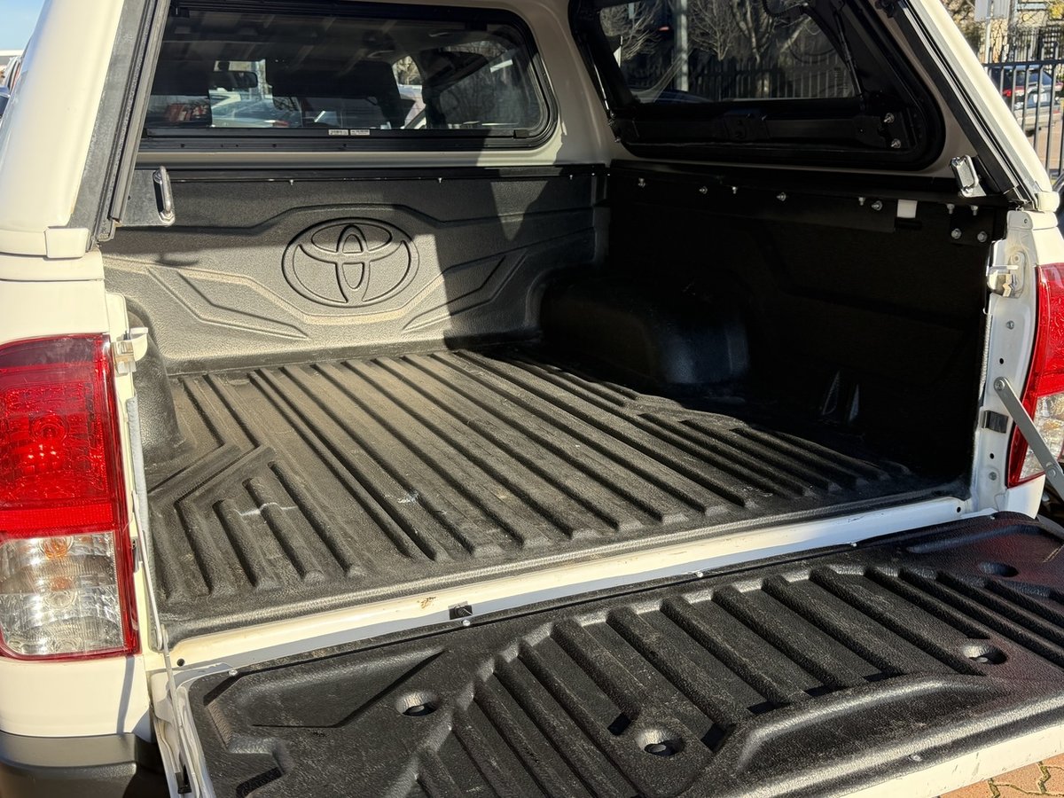 2023 Toyota Hilux 4x4 image 21