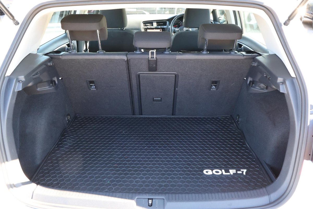 2015 MINI Hatch image 22