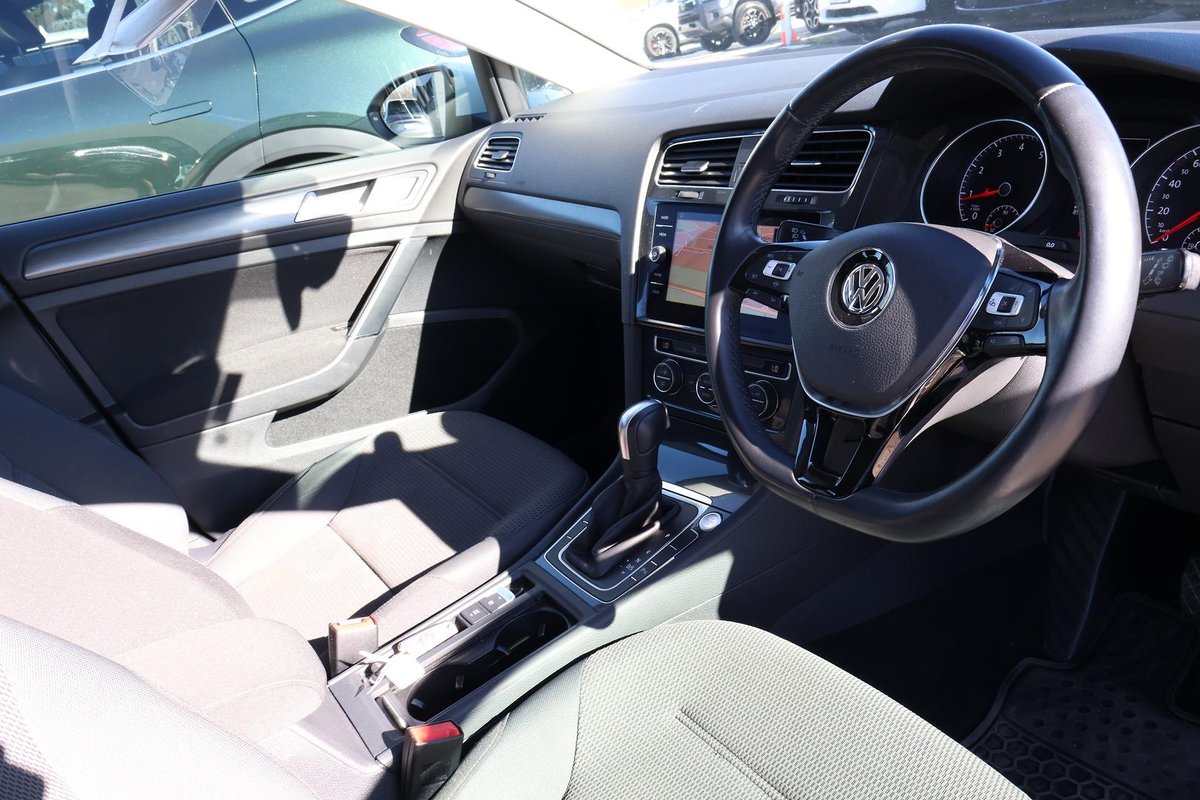 2015 MINI Hatch image 7