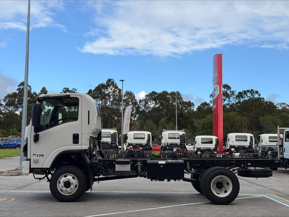 2026 Isuzu N Series image 4