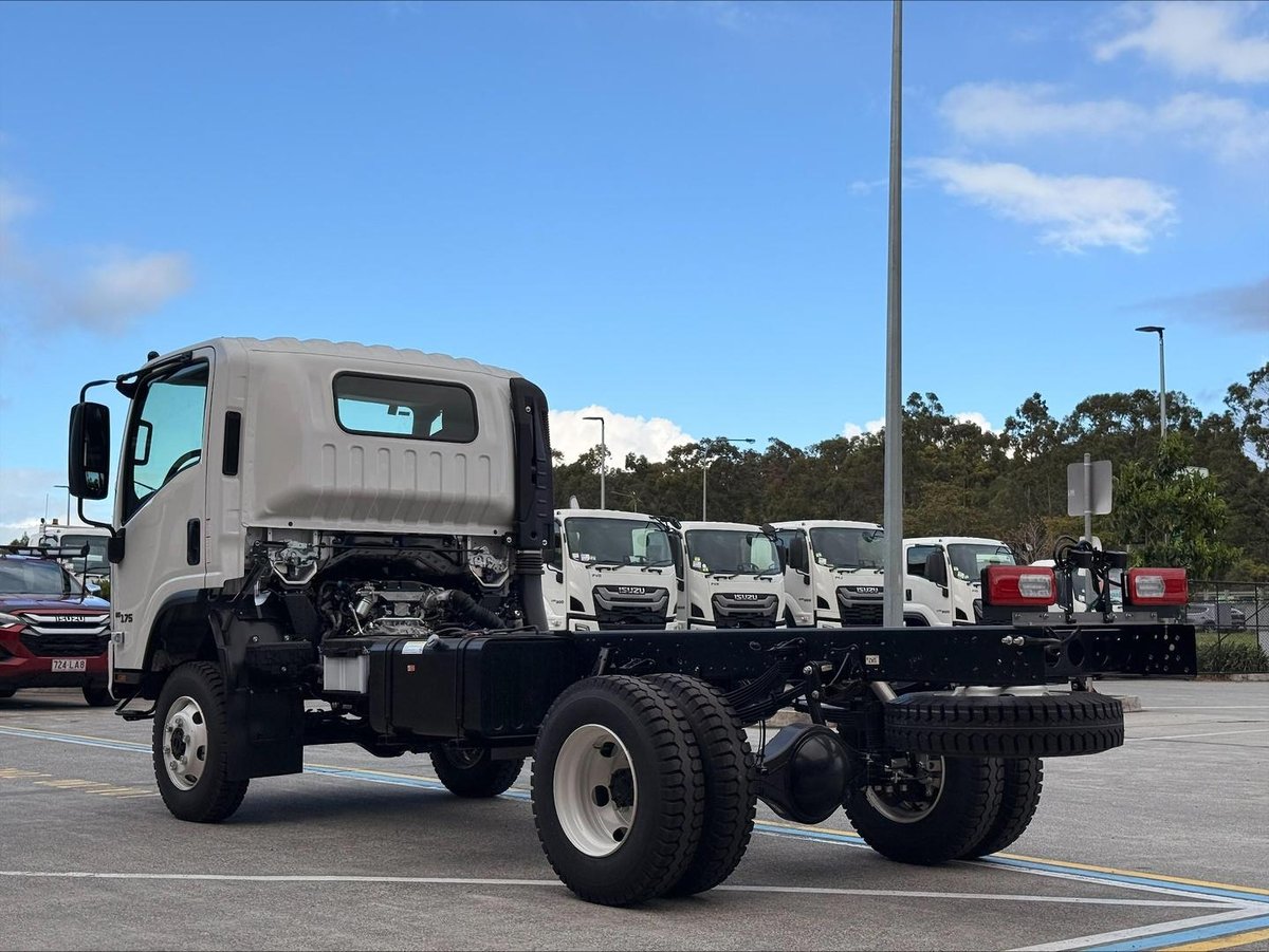 2026 Isuzu N Series image 5