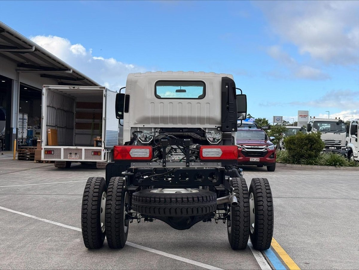 2026 Isuzu N Series image 6