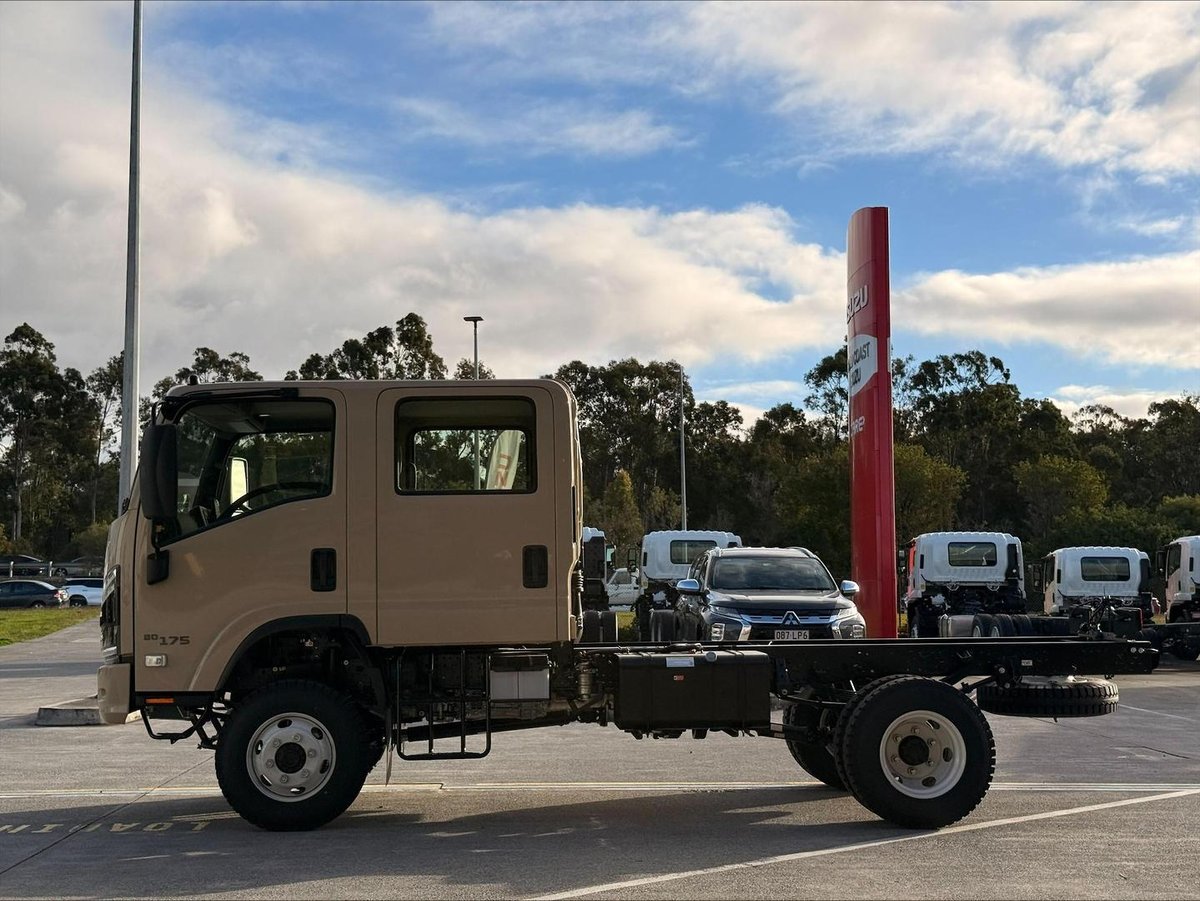 2026 Isuzu N Series image 4