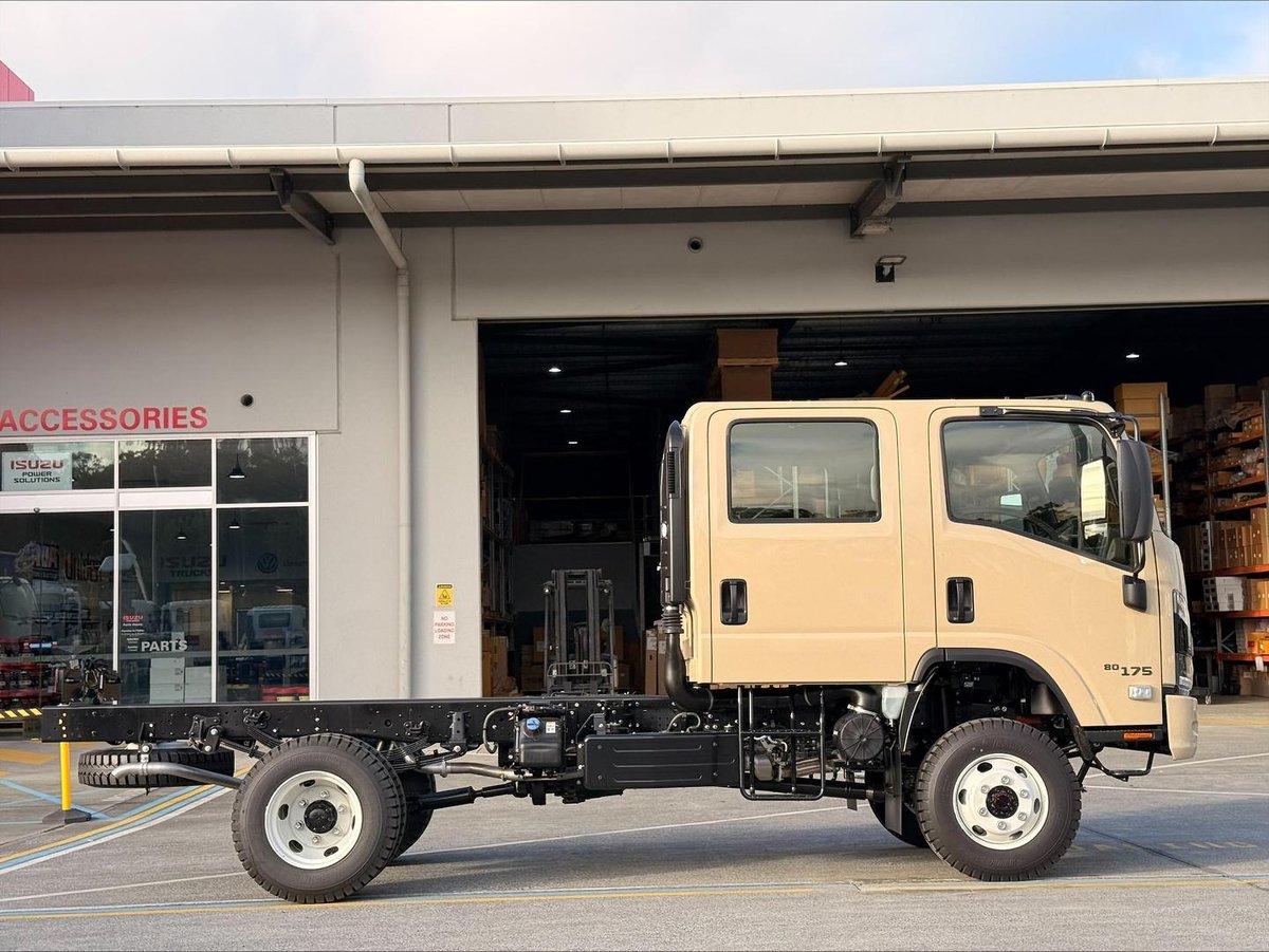2026 Isuzu N Series image 8
