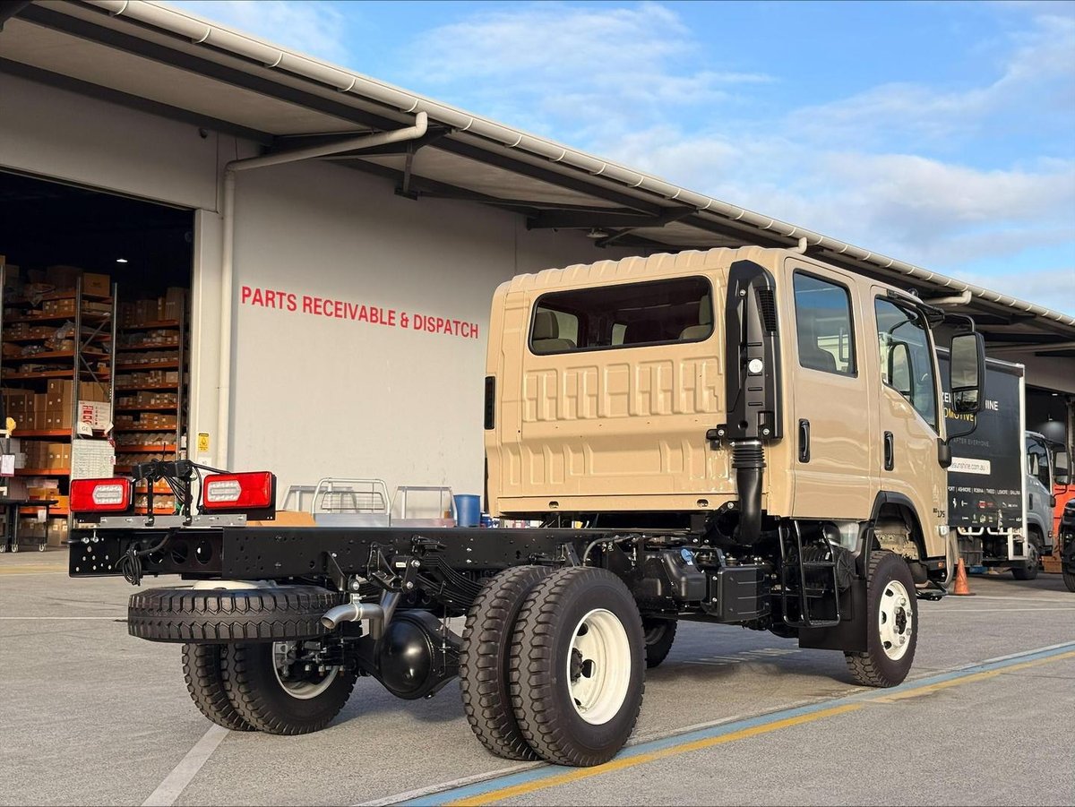 2026 Isuzu N Series image 7