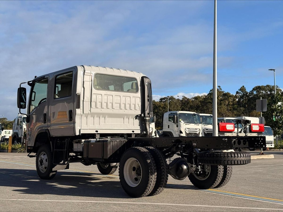 2026 Isuzu N Series image 5